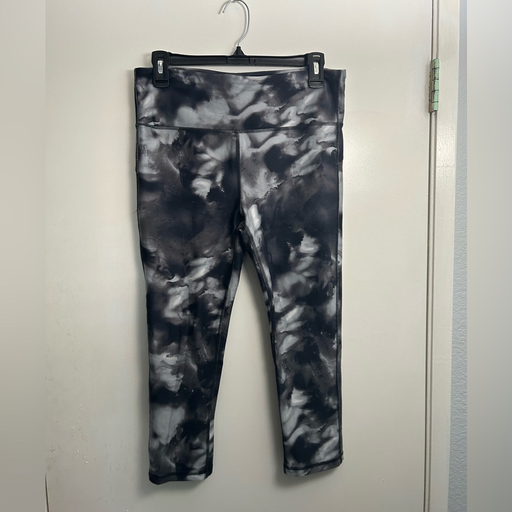 Black and gray splashed leggings